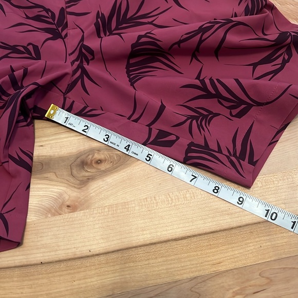 Under Armour Women’s Pink Quartz 9” Golf Shorts - Picture 11 of 13